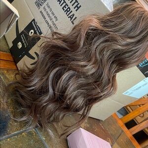 Luxurious Brown Wavy Hair Extension
